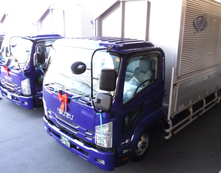 2月6日　 4ｔ 3台　納車式